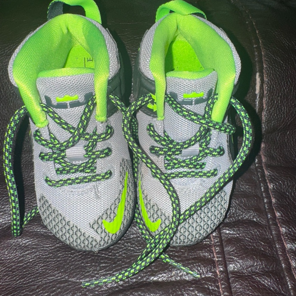 LeBron Nikes size 6c.